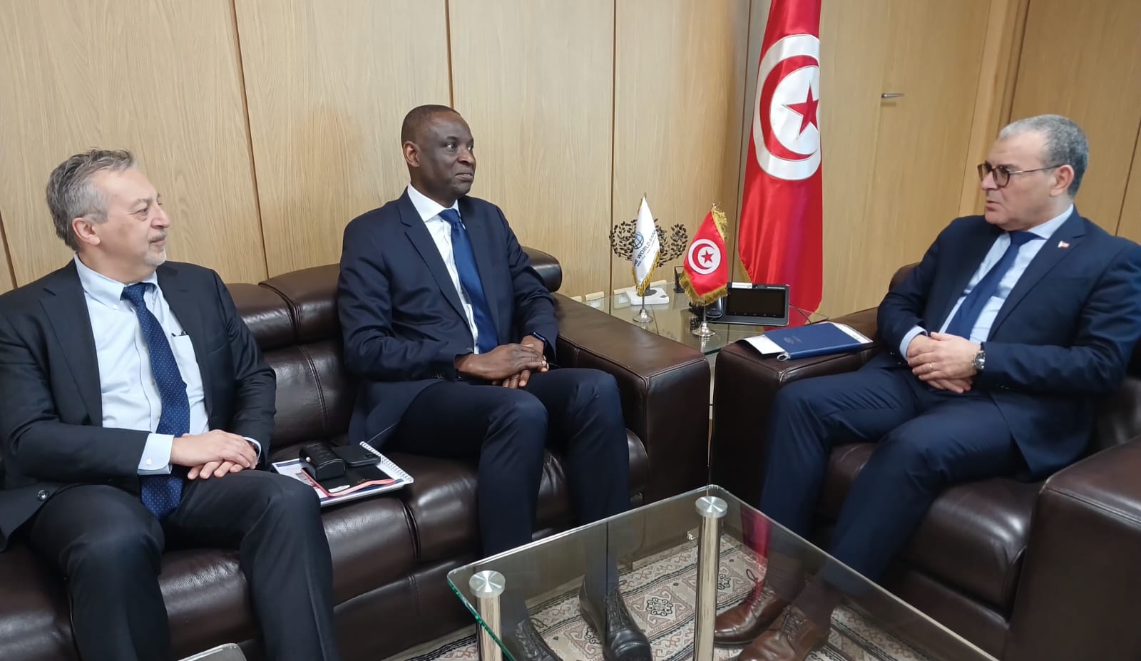 وزير الإقتصاد يلتقي بالمدير الإقليمي لدائرة  المغرب العربي و مالطا بالبنك الدولي